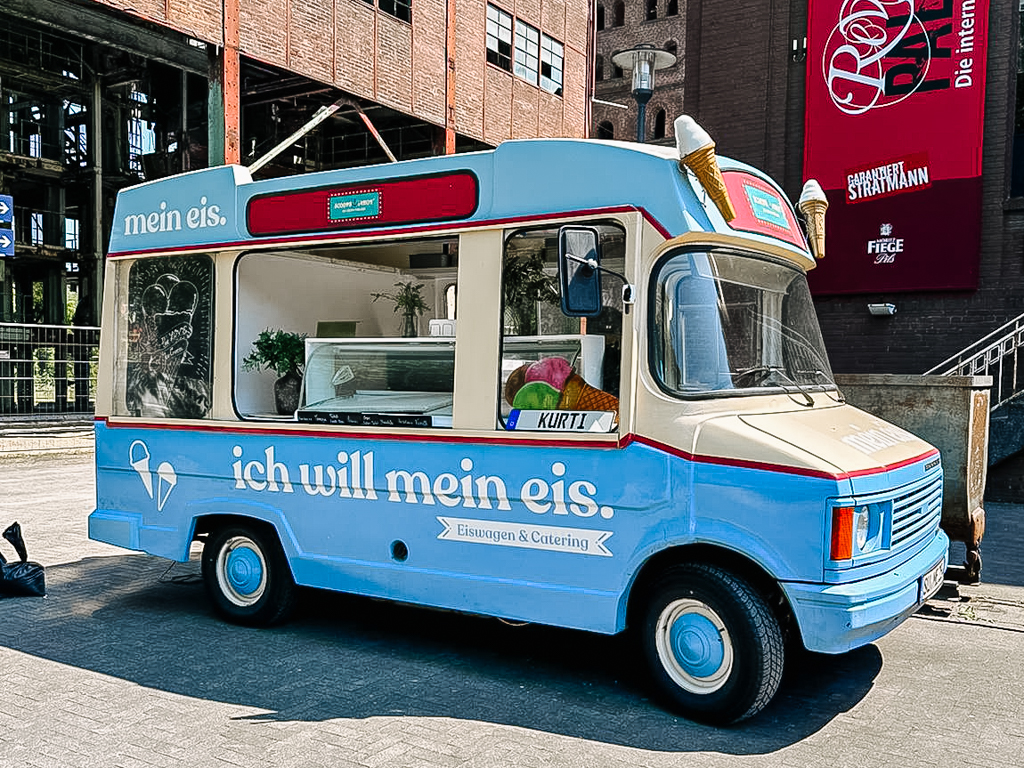 Eiswagen mieten mein eis Catering Oldtimer Bedford Koeln Bonn duesseldorf