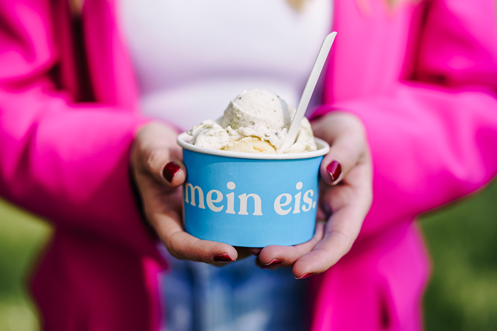 Eiswagen mieten mein eis Catering Oldtimer Koeln Bonn duesseldorf