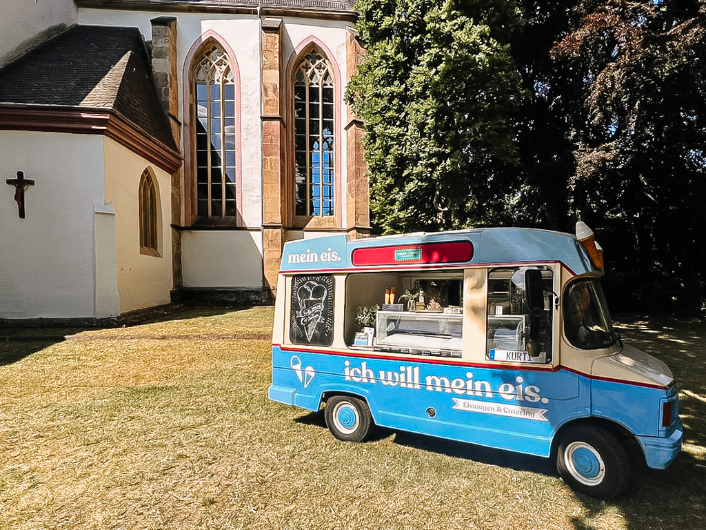 Eiswagen mieten mein eis Catering Oldtimer Bedford Koeln Bonn duesseldorf