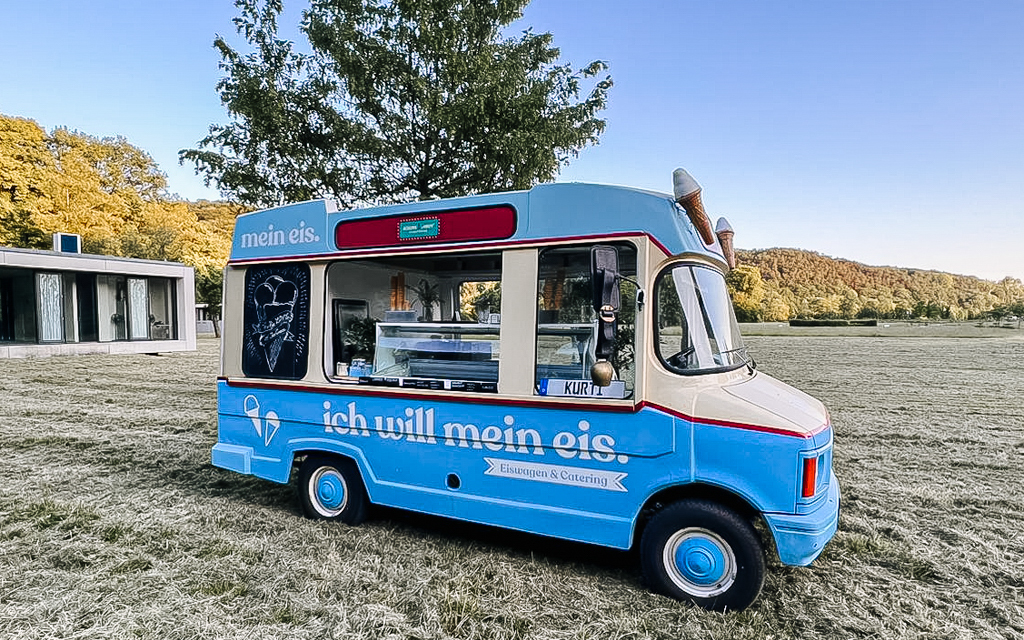 Eiswagen mieten mein eis Catering Oldtimer Bedford Koeln Bonn duesseldorf